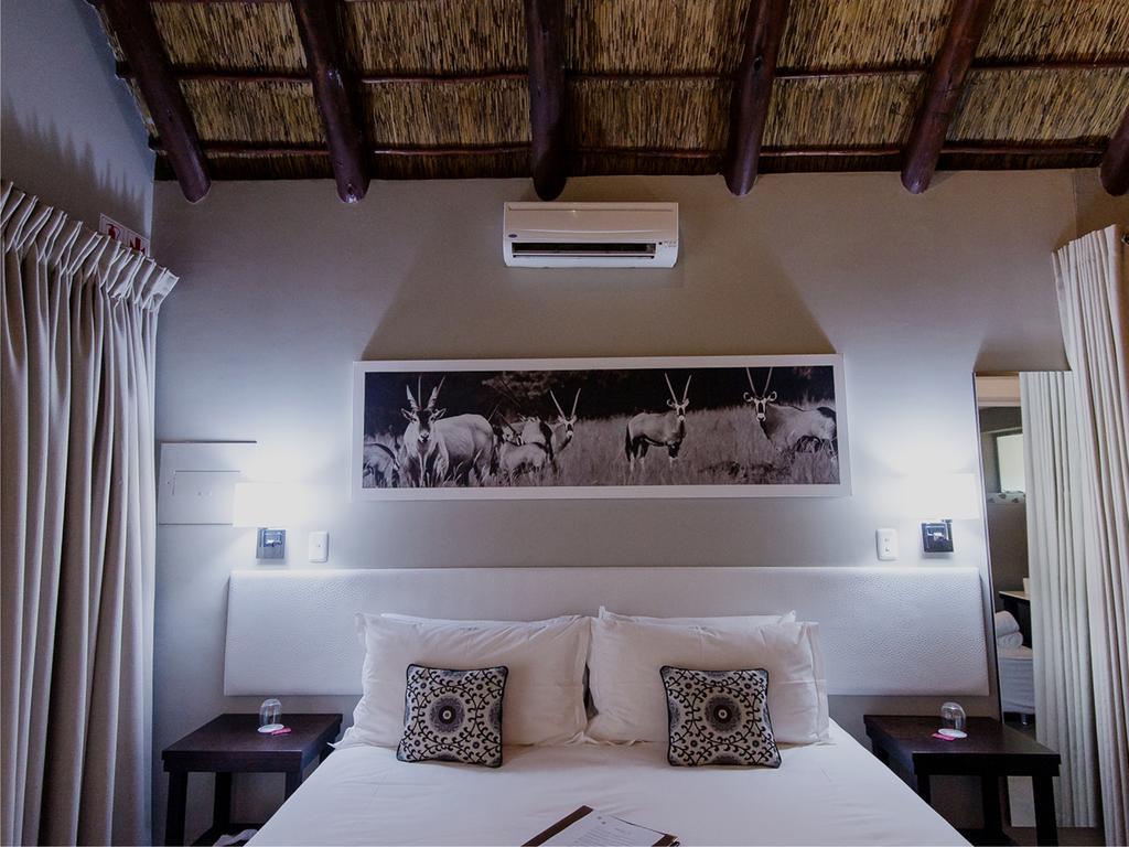 Monate Game Lodge Модимоле Екстериор снимка